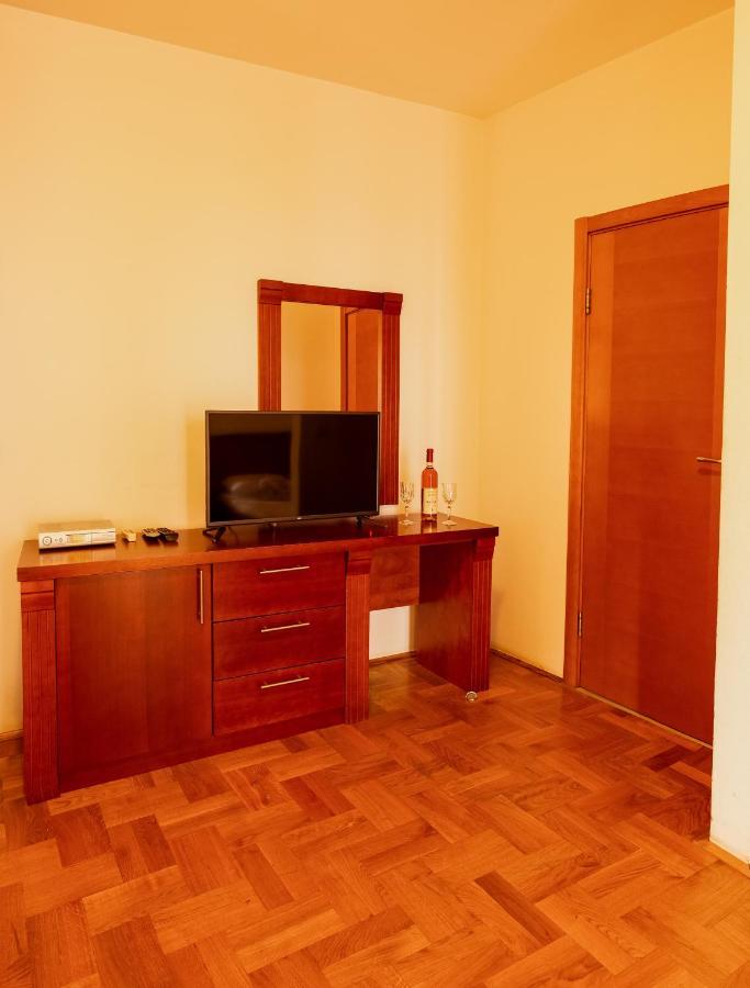 Apartments And Rooms Marija Будва Экстерьер фото